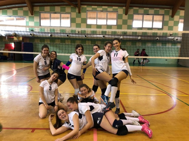 pallavolo-sq-juniores-femm-prima-formazione-18-19-terze